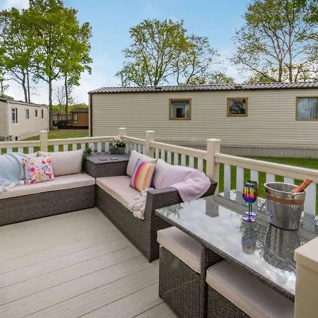 Serendipity Sutton on the Forest